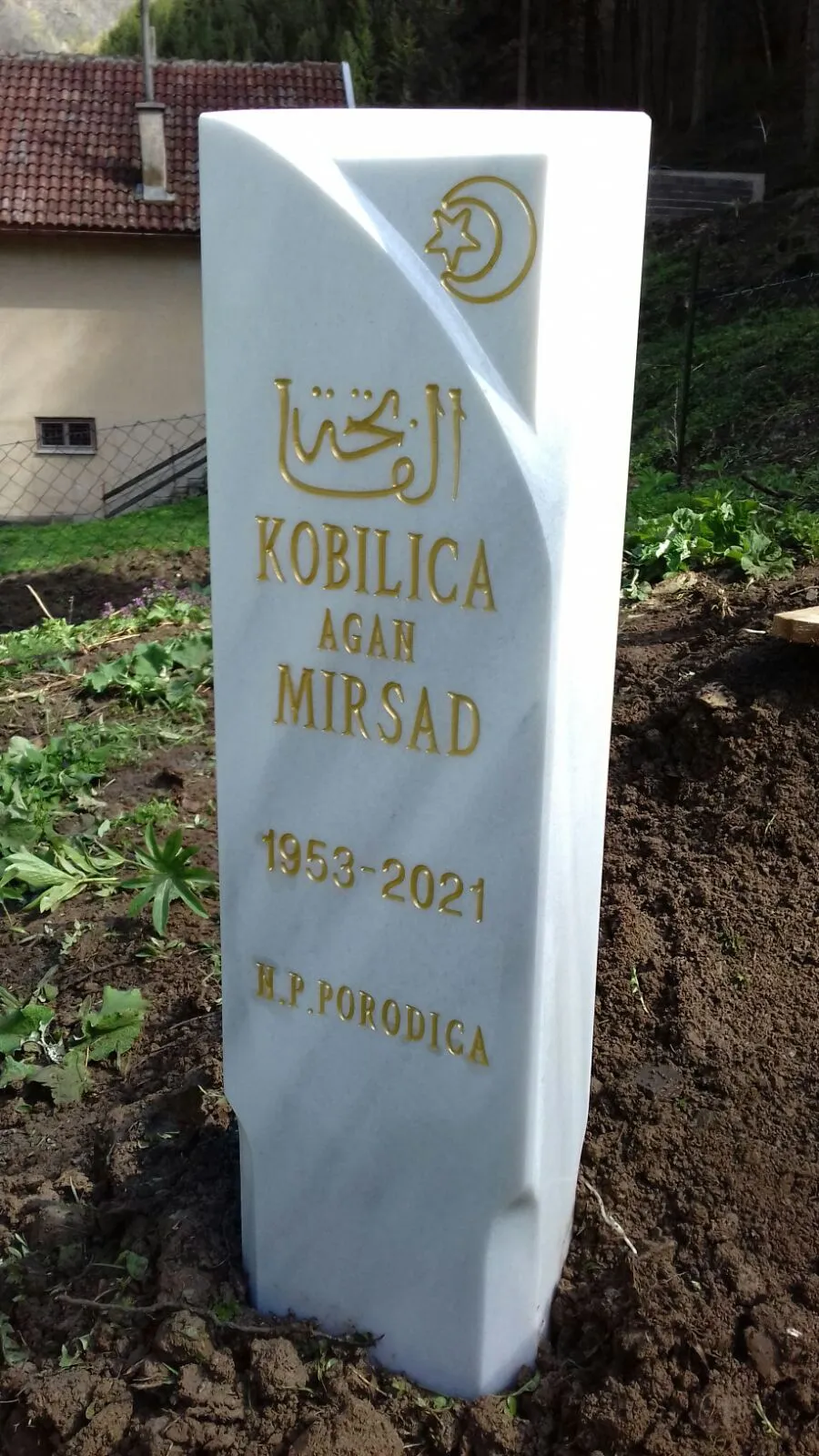 Nišan / spomenik, AT-Mekić