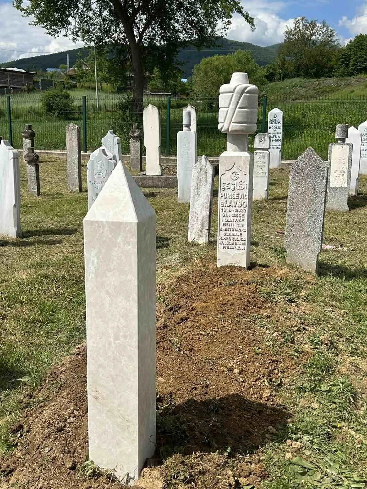 Mezarje, AT-Mekić